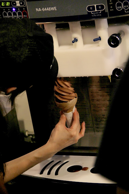MR.PAPA WAFFLE & CAFE．咖啡．鬆餅．霜淇淋
