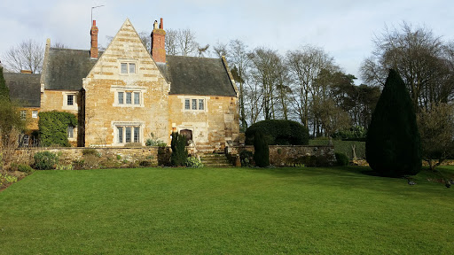 Coton Manor Gardens