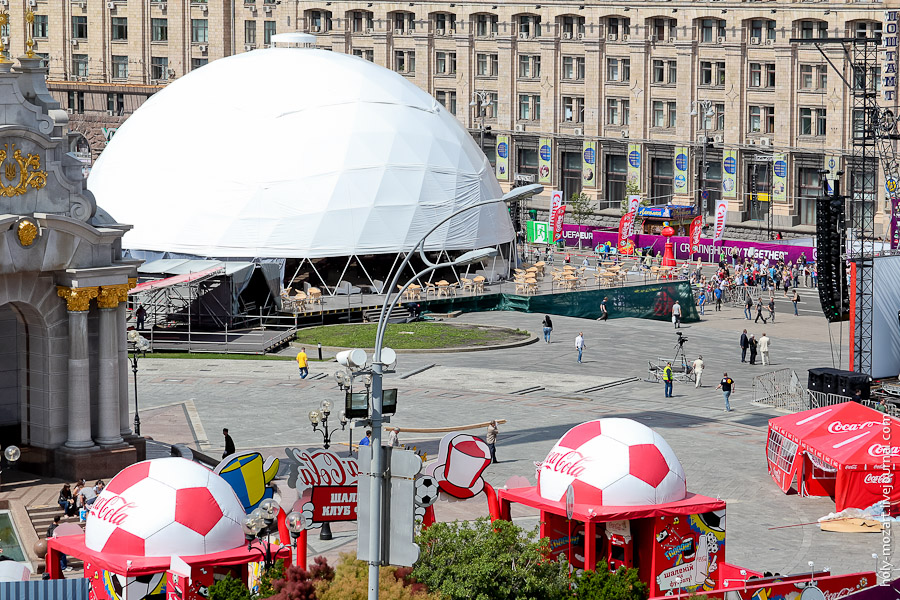 Киевская фан-зона за семь часов до открытия Евро-2012