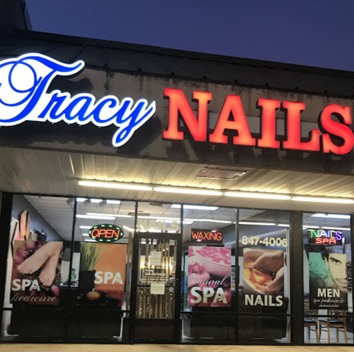 Tracy Nails and Spa logo