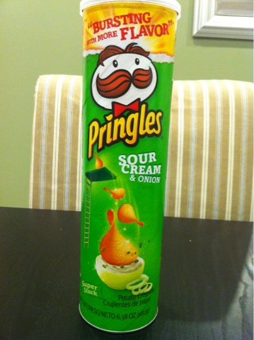 Snacking Bear: Pringles Sour Cream & Onion