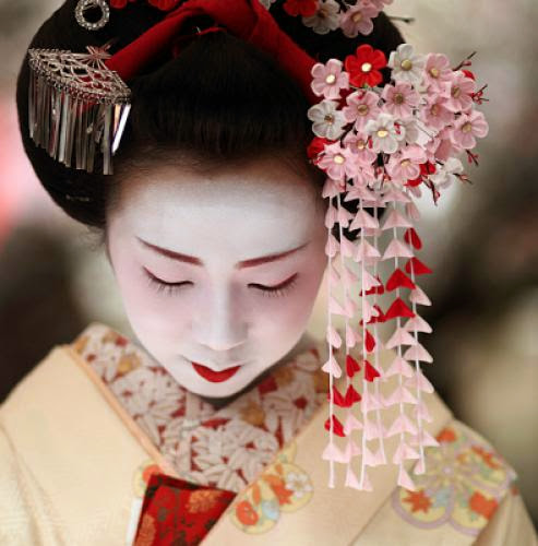 Femininity Of The Japanese Geisha