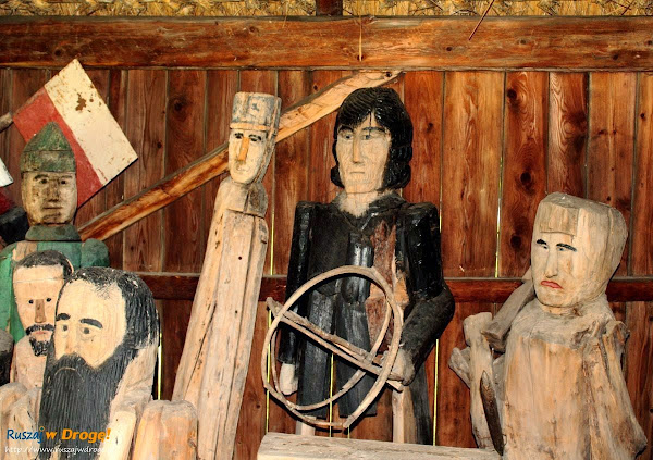 wystawa bernasiewicza w muzeum wsi kieleckiej w Tokarni