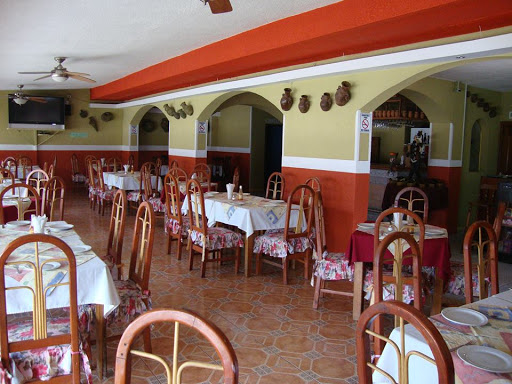 Los Cantaros, Lázaro Cárdenas 558 Norte, Centro Uno, 59000 Sahuayo de Morelos, Mich., México, Bar restaurante | MICH
