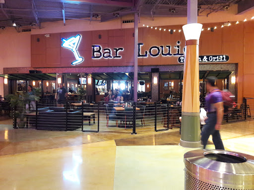 Great Lakes Crossing Outlets