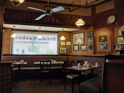 American Restaurant «Bread Basket Restaurant», reviews and photos, 131 Park Ave, Barrington, IL 60010, USA