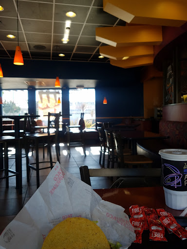 Mexican Restaurant «Taco Bell», reviews and photos, 21120 Devonshire St, Chatsworth, CA 91311, USA