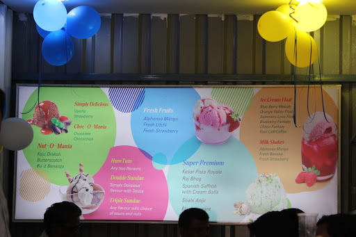 Amul Ice-Cream Parlour, 871, Mahatma Gandhi Rd, Shaniwar Peth, Miraj, Maharashtra 416410, India, Ice_Cream_Shop, state MH