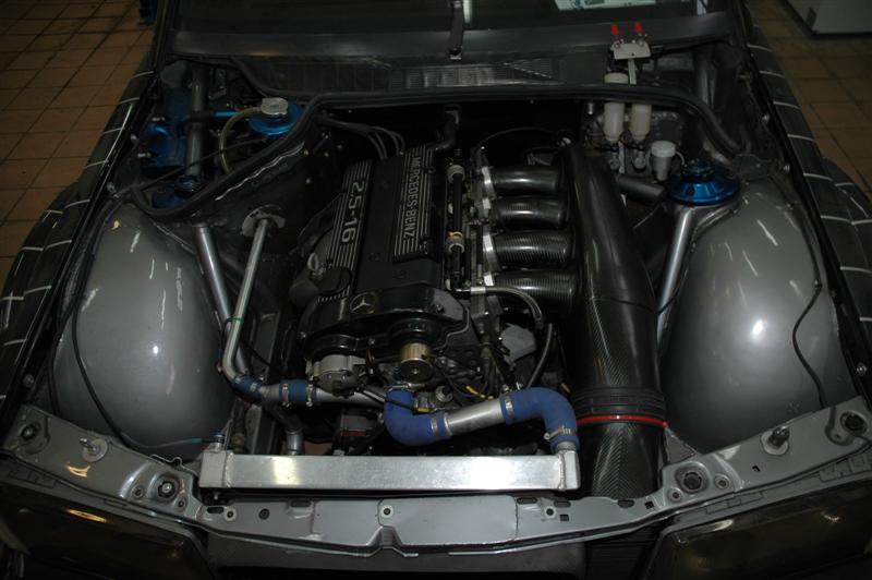 (W201): 190E 16v Cosworth - A Garagem dos sonhos DSC_5465
