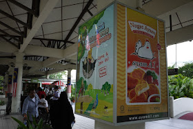 advertisement for Nuget Ayam chicken nuggets at the Kuala Lumpur Bird Park