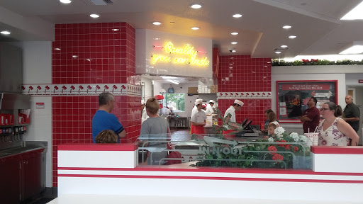 Fast Food Restaurant «In-N-Out Burger», reviews and photos, 850 Groveland Ln, Lincoln, CA 95648, USA