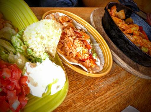 Mexican Restaurant «La Fogata Mexican Grill», reviews and photos, 3300 Sheridan Rd, Kenosha, WI 53140, USA