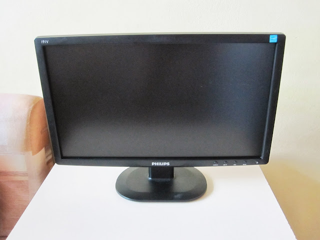 Продавам 18,5" wide TFT LCD монитор Philips 191V с драскотини - Архив:  Приключени сделки - BulForum.com