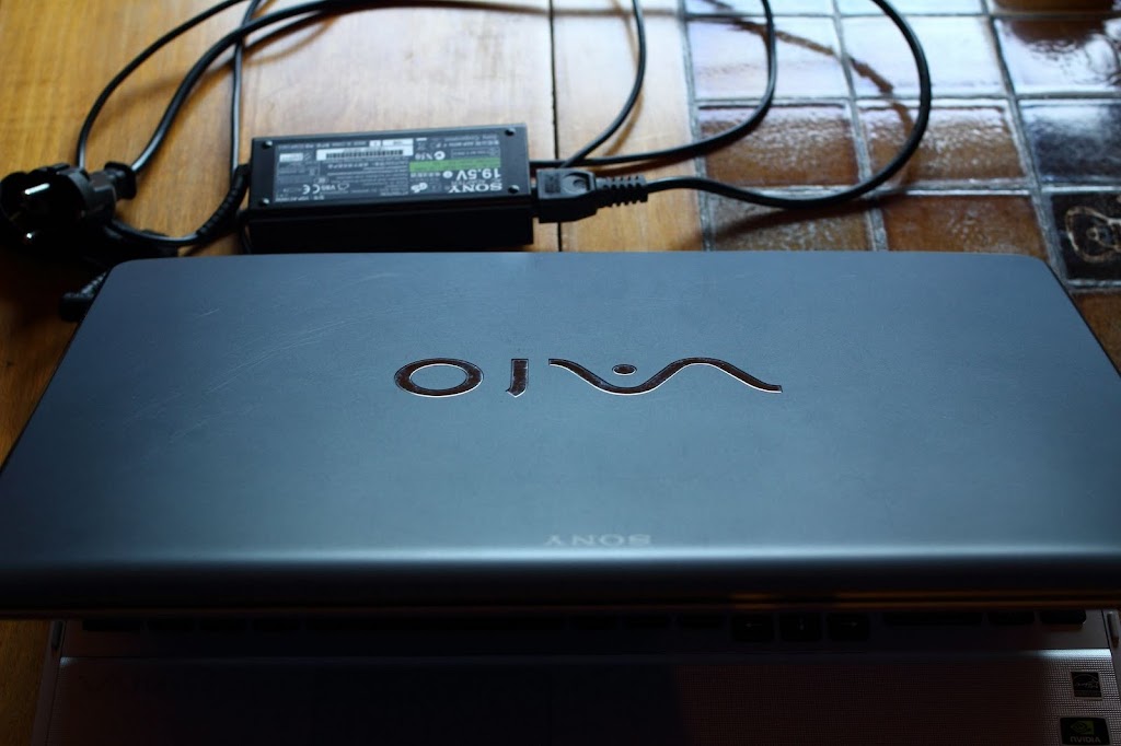 https://lh6.googleusercontent.com/-6KfoXOsv0wU/ThILDBxrj6I/AAAAAAAADUs/XEERJjJJvNs/s1024/vaio1.JPG