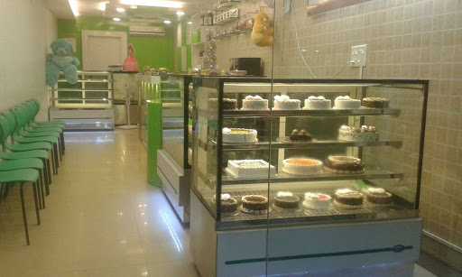 Yummies Cake shop, Pradham Homes, 6th B cross, Kaggadasapura Main Rd, Vignan Nagar, Varsova Layout, Kaggadasapura, Bengaluru, Karnataka 560093, India, Dessert_Shop, state KA