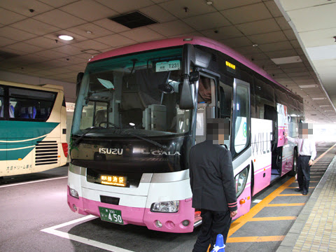 ウィラーエクスプレス東海（大阪）「ニュープレミアム」　・450 池袋サンシャインシティ到着