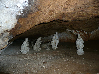 Resultado de imagen de cueva de los muñecos abenojar