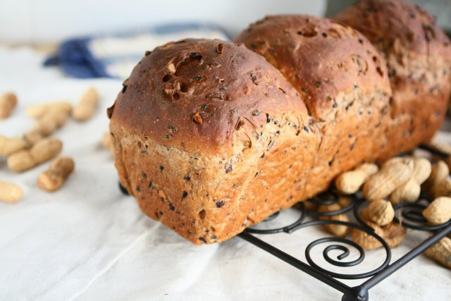 Znalezione obrazy dla zapytania peanuts bread