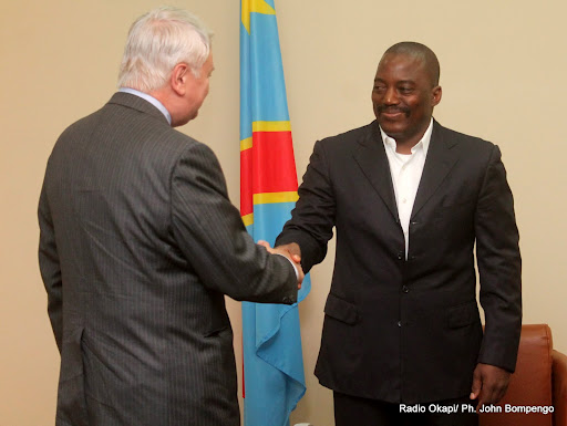 De gauche à droite :Hervé Ladsous et Joseph Kabila le 11/09/2012 à Kinshasa. Radio Okapi/ Ph. John Bompengo