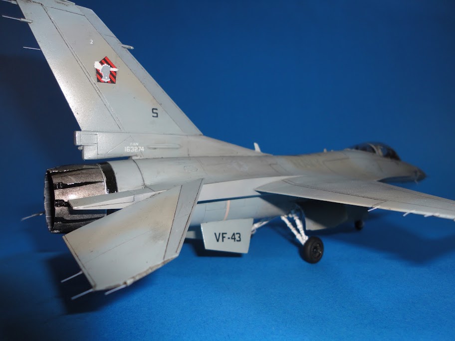 Hasegawa 1:48 F-16N Falcon VF-43 'Challengers' (kit no. V7) FINISHED DSC01024