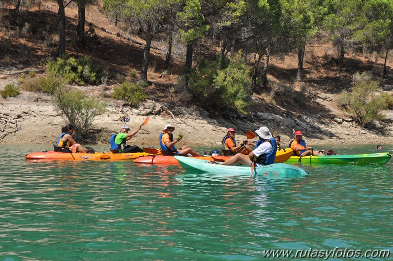 Kayak en el Embalse Conde del Guadalhorce