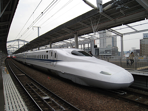 JR東海 N700系新幹線電車 岡山駅にて
