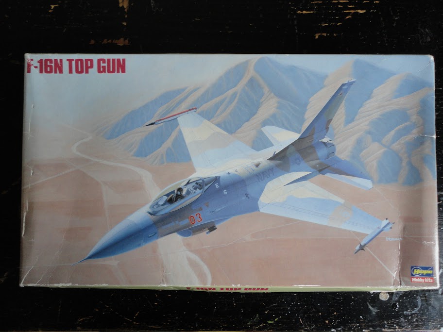 Hasegawa 1:48 F-16N Falcon VF-43 'Challengers' (kit no. V7) FINISHED DSC00883