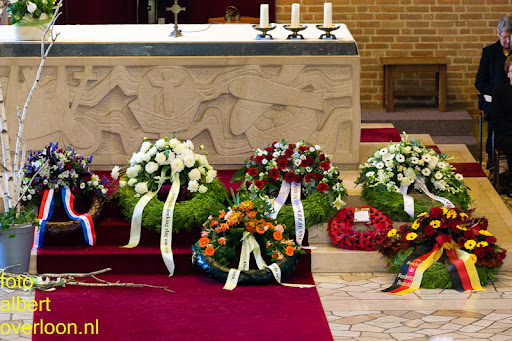herdenkingsdienst en een stille tocht naar het Engelse kerkhof 12-10-2014 (14).jpg