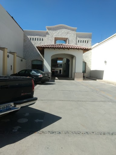 Hotel Hacienda, Miguel Hidalgo 167, Centro, 49000 Cd Guzman, Jal., México, Alojamiento en interiores | JAL