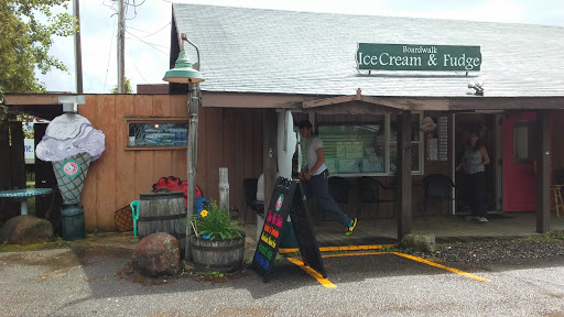 Ice Cream Shop «Boardwalk Ice Cream & Fudge», reviews and photos, 8524 US-51, Minocqua, WI 54548, USA