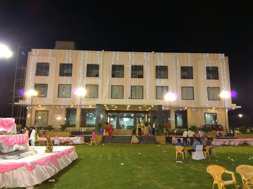 Love Kush Hotel, R K, Link Rd, Madanganj, Kishangarh, Rajasthan 305801, India, Garden, state RJ