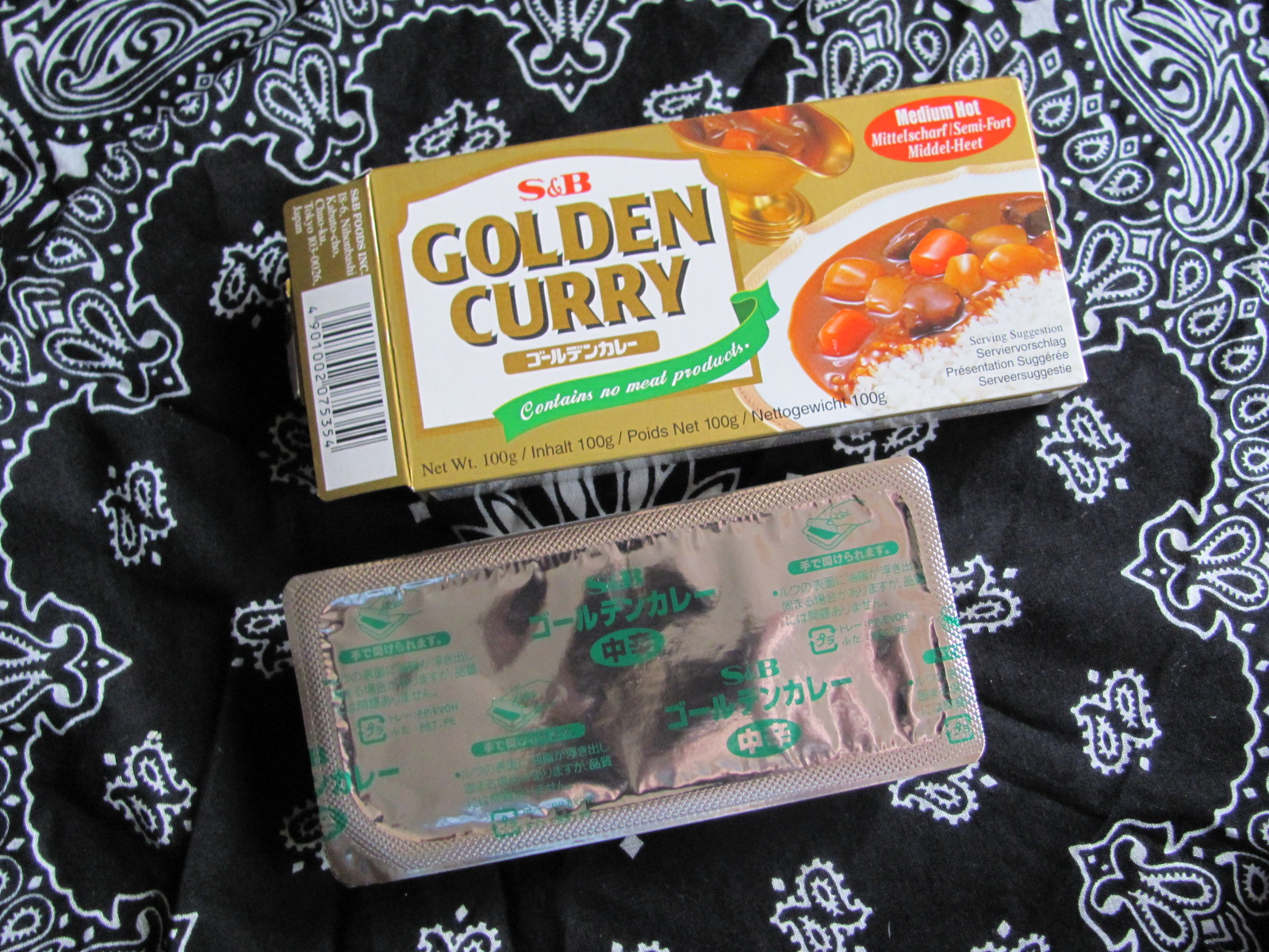 The Sweet Life: Zutaten: Currypaste &amp;quot;S&amp;B Golden Curry medium hot&amp;quot;