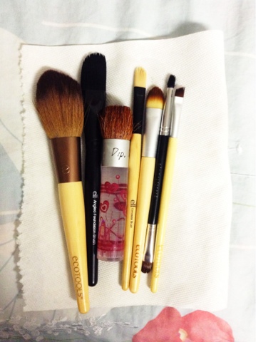 Ah, the joys of clean makeup brushes…