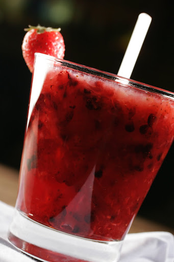 CAIPIRINHA+de+Morango+com+saque Receita de Caipirinha de Saquê - 2017 CAIPIRINHA+de+Morango+com+saque