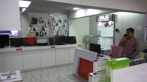 ASUS STORE JAMNAGAR, Shop No.16-17, 1st Floor, Modern Market, Near Amber Cinema, P N Marg, Jamnagar, Gujarat 361008, India, Laptop_Store, state GJ