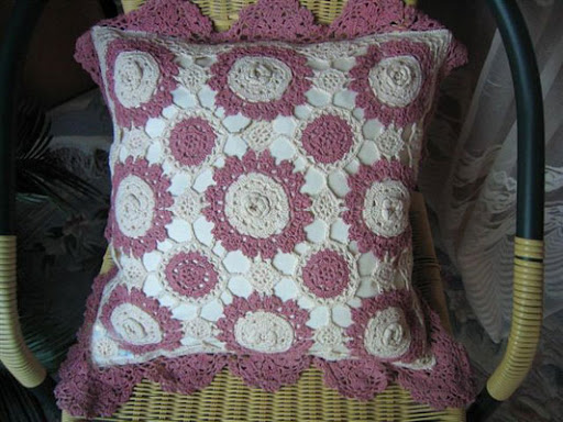 بالكروشي أجمل الوسادات ... Cushions-C-C-036