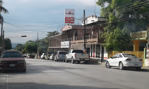 Bodega de Refacciones, Paniagua 105, Centro, 89800 Cd Mante, Tamps., México, Tienda de repuestos para carro | TAMPS