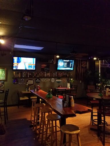 Bar & Grill «Crosstown Pub & Grill», reviews and photos, 140 E Chatham St, Cary, NC 27511, USA