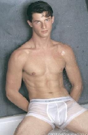 HOMBRES - MEN DIGITAL MAGAZINE: CON ROPA INTERIOR MOJADA Y/O TRANSPARENTE