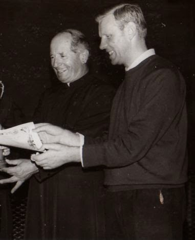 Don Moretti (a sinistra) con il direttore di allora don Andreatti nel 1973