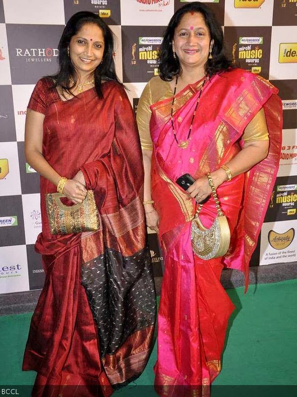 Alka Kubal (R) during Radio Mirchi Marathi Music Awards 2014, held in Pune. (Pic: Viral Bhayani)