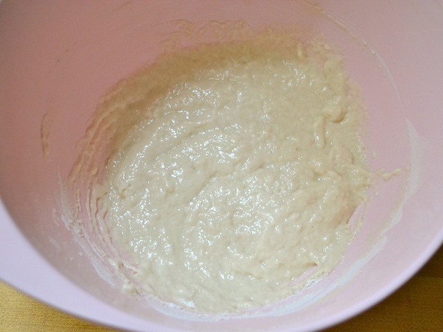 flour and yeast mixture mixed together in mixing bowl 