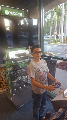 Video Game Store «GameStop», reviews and photos, 3251 Hollywood Blvd, Hollywood, FL 33021, USA