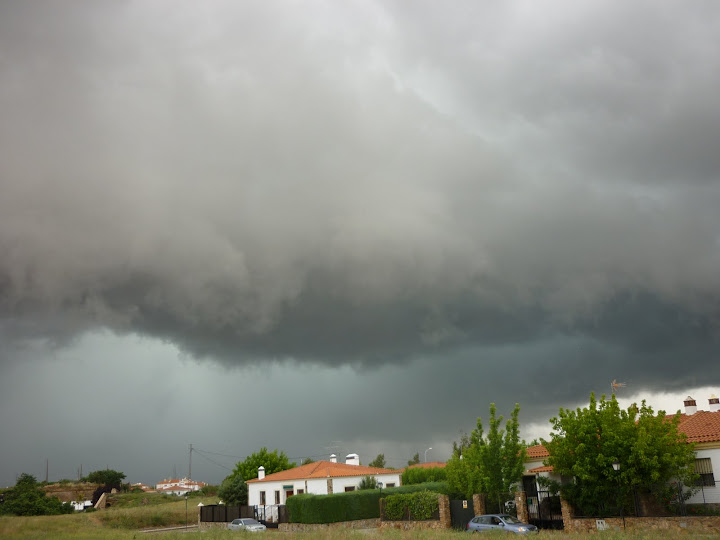 La mejor caza de tormentas de mi vida ( Tornadic Supercell ), día 30 de Mayo de 2011. P1060108
