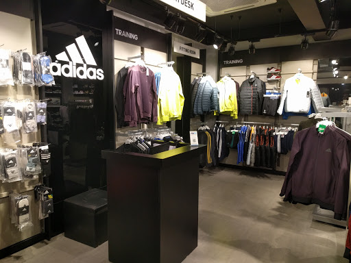 Reebok, 205, Crown Plaza, Old Bus Stand, State Highway 14, Naya Bazar, Housing Board Colony, Bhiwani, Haryana 127021, India, Sporting_Goods_Shop, state HR