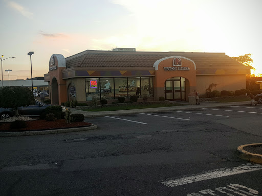 Mexican Restaurant «Taco Bell», reviews and photos, 701 NJ-440, Jersey City, NJ 07306, USA