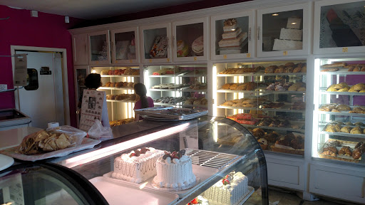 Bakery «Garibaldi Bakery», reviews and photos, 123 S Main St, Conroe, TX 77301, USA