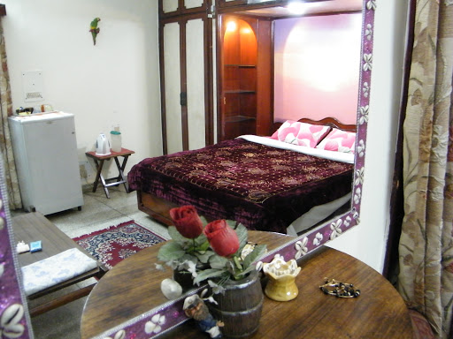 Bed and Breakfast New Delhi, I - 9, Maharani Bagh, New Friends Colony, Delhi, 110065, India, Indoor_accommodation, state DL