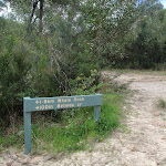 Signpost to Whale Rock (79702)