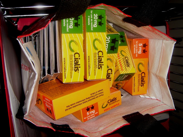 Урологи. Мыши. Девушка. 